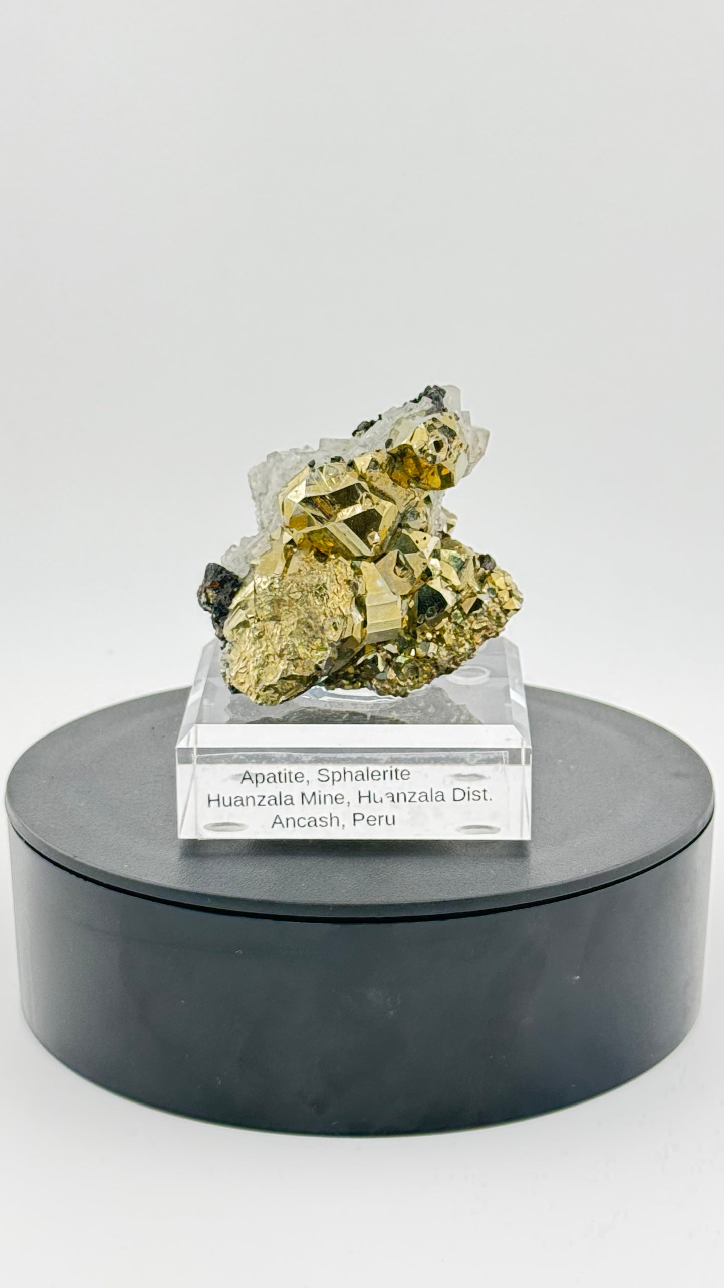 Apatit & Sphalerit – Huanzala Mine, Ancash, Peru