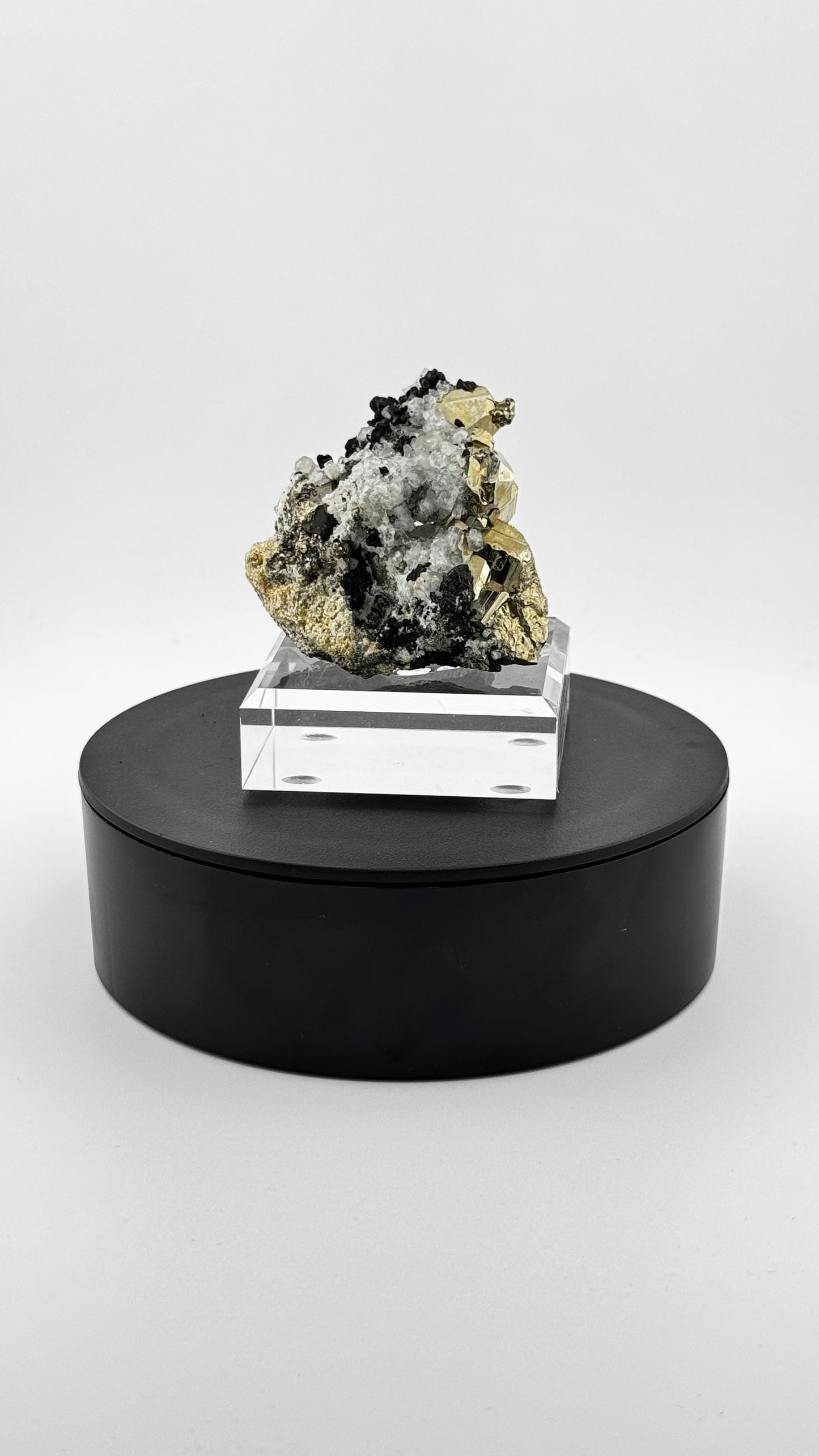 Apatit & Sphalerit – Huanzala Mine, Ancash, Peru