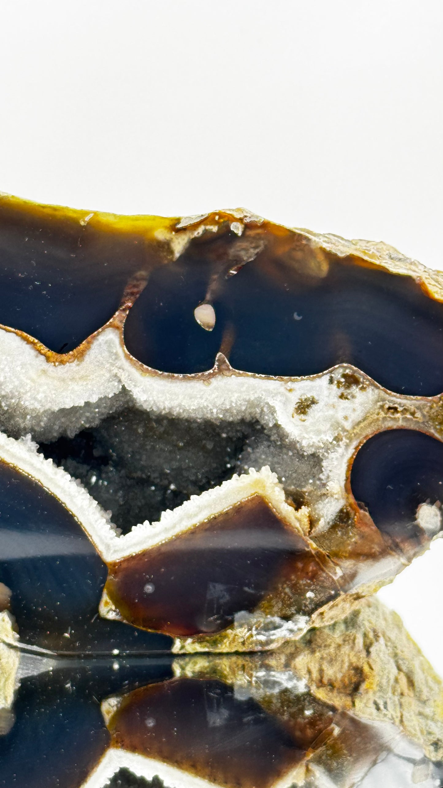 Achat-Geode mit Quarz-Drusen – Bernstein & Honigbraun – Brasilien, 1,8kg